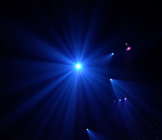 What Are the Benefits of Renting A Projector for Your Event? Projector