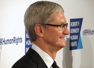 Tim Cook , Apple Chief Get $750 Million on 10th Anniversary Tim Cook, Apple Ceo