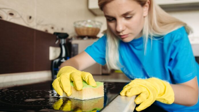 How to Clean a Microwave with Just Vinegar and Water clean microwave with vinegar