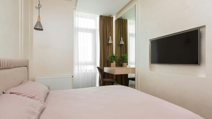 Make small bedroom look bigger Make small bedroom look bigger