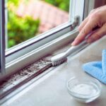 clean window tracks