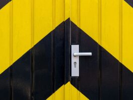 tighten loose doorknob