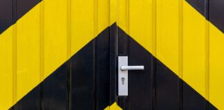 tighten loose doorknob