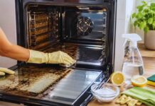 clean oven naturally